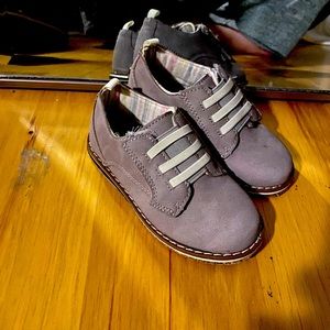 Grey Cat and Jack dress shoes